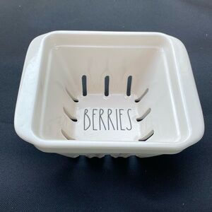 NWOT. Rae Dunn “Berries” Ceramic Dish/bowl.